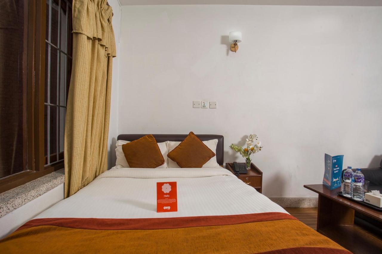 Oyo 104 Hotel Baltic Inn Kathmandu Buitenkant foto