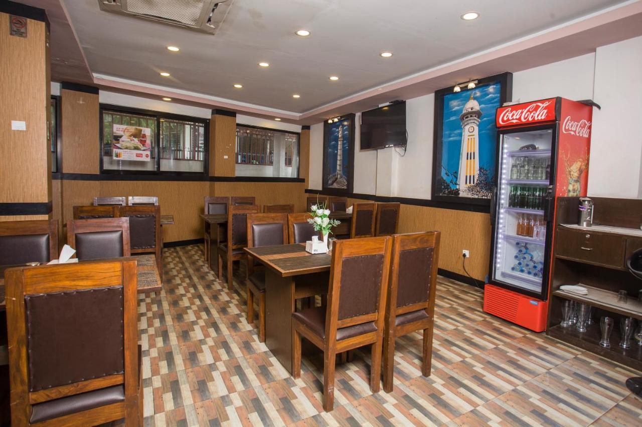 Oyo 104 Hotel Baltic Inn Kathmandu Buitenkant foto