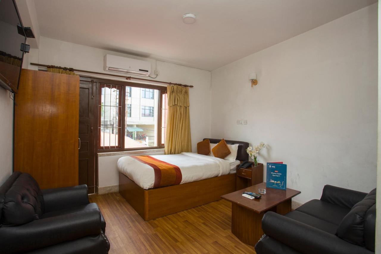 Oyo 104 Hotel Baltic Inn Kathmandu Buitenkant foto